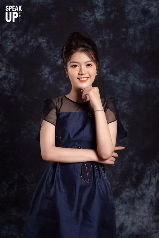 “Trong cuộc sống, chúng ta luôn bận rộn, “nhà bao việc”. Nhưng việc giữ cho gia đình mình luôn hạnh phúc, trọn vẹn mới là điều quan trọng nhất”. Câu nói ghi điểm của Thu Hằng tại đêm Bán kết. “Trong cuộc sống, chúng ta luôn bận rộn, “nhà bao việc”. Nhưng việc giữ cho gia đình mình luôn hạnh phúc, trọn vẹn mới là điều quan trọng nhất”. Câu nói ghi điểm của Thu Hằng tại đêm Bán kết.