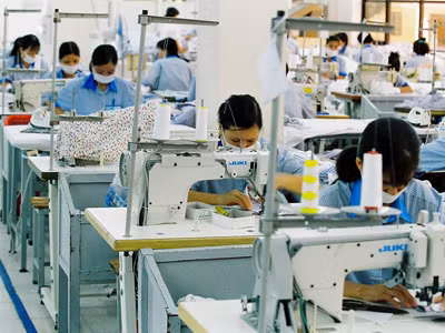 Theo ông Vũ Tiến Lộc, chủ tịch VCCI nên đồng giảm thuế cho DN quy mô lớn, nhỏ và vừa cùng ở mức 20%
