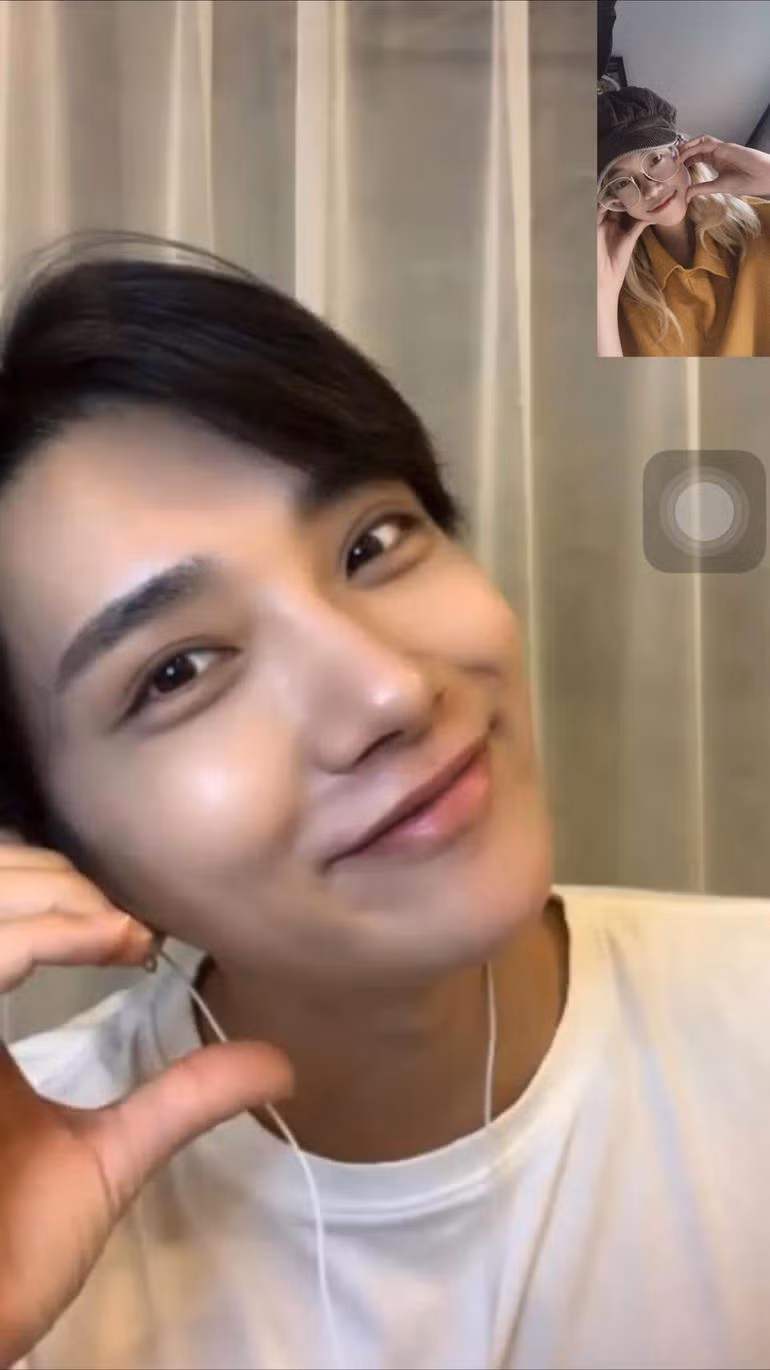 Đối với Mai Lê, khi tham gia fancall thì chỉ cần trang phục đơn giản là đã có thể lên hình (Ảnh: Mai Lê).