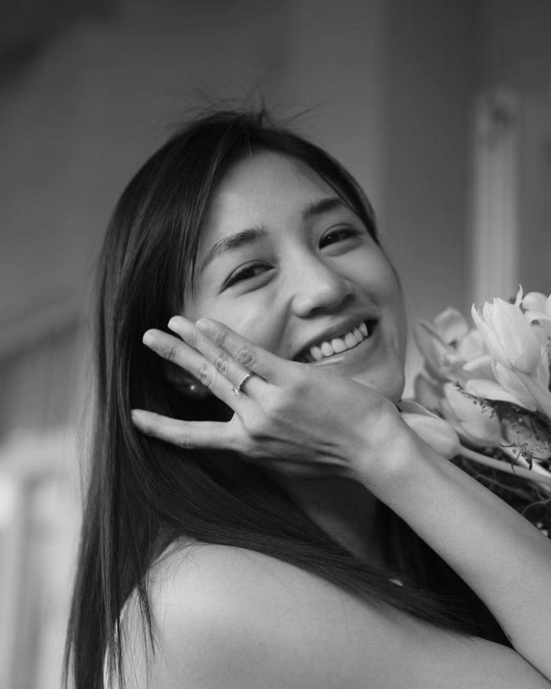 Sau hành trình dài 15 năm, Salim và người yêu chính thức bắt đầu một chặng đường mới. Cặp đôi nhận được nhiều lời chúc mừng từ các cô bạn hot girl đình đám như Châu Bùi, Quỳnh Anh Shyn...