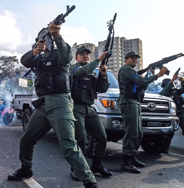 Tổng thống Venezuela Maduro tuyên bố đập tan đảo chính ảnh 6