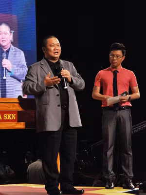 Chủ tịch Tôn Hoa Sen Lê Phước Vũ tại buổi giao lưu sáng 24/5. Cổ phiếu HSG nối dài chuỗi tăng giá suốt từ đầu tuần sau khi công ty công bố kết quả kinh doanh lạc quan và trùng với thời gian Nick tới Việt Nam, giúp tài sản chứng khoán của ông Vũ tăng thêm 180 tỷ đồng chỉ trong một tuần. Ảnh: Quỳnh Trang