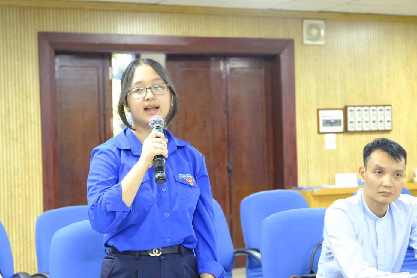 Các đại biểu trình bày tham luận tại tọa đàm.