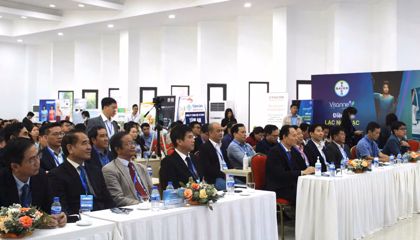 Đại biểu tham dự hội nghị Đại biểu tham dự hội nghị