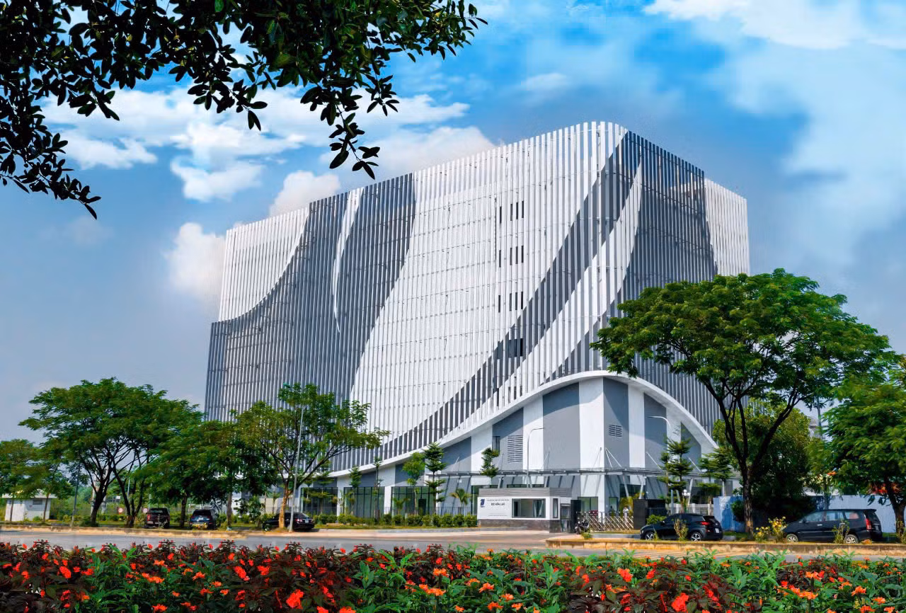 VNPT đang từng bước chuyển đổi sang sử dụng năng lượng mặt trời, năng lượng gió, giúp giảm phát thải carbon