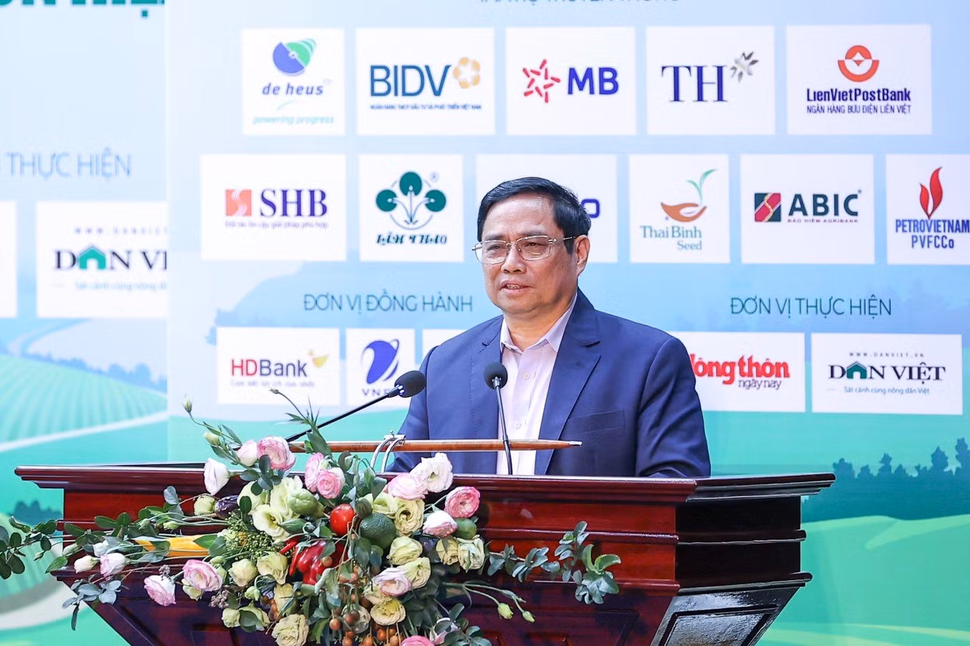 Thủ tướng Phạm Minh Chính phát biểu tại hội nghị Thủ tướng Phạm Minh Chính phát biểu tại hội nghị