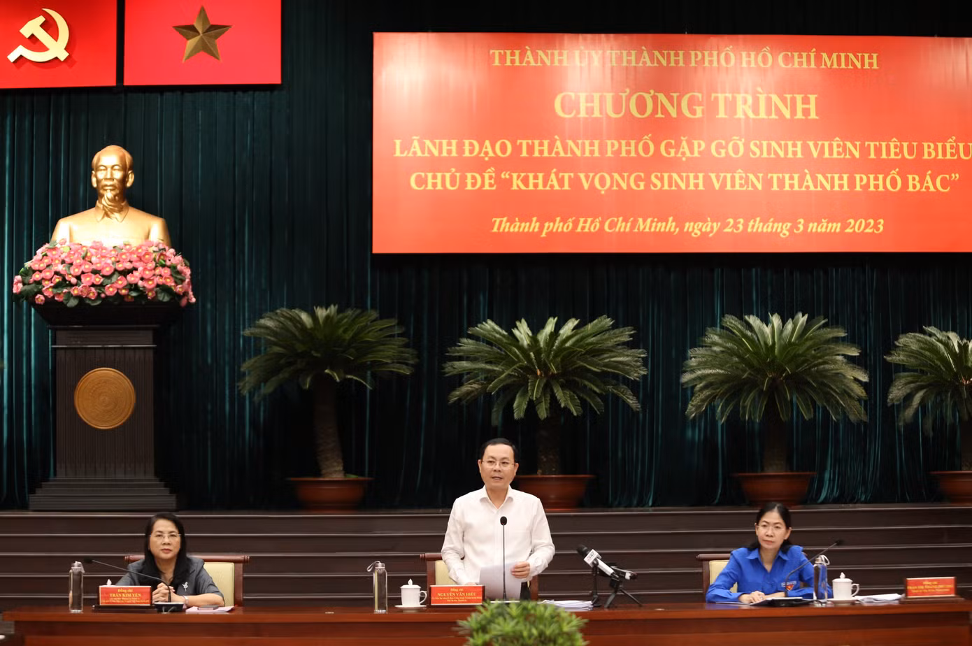 Phó Bí thư Thành ủy TP. HCM Nguyễn Văn Hiếu phát biểu tại chương trình.