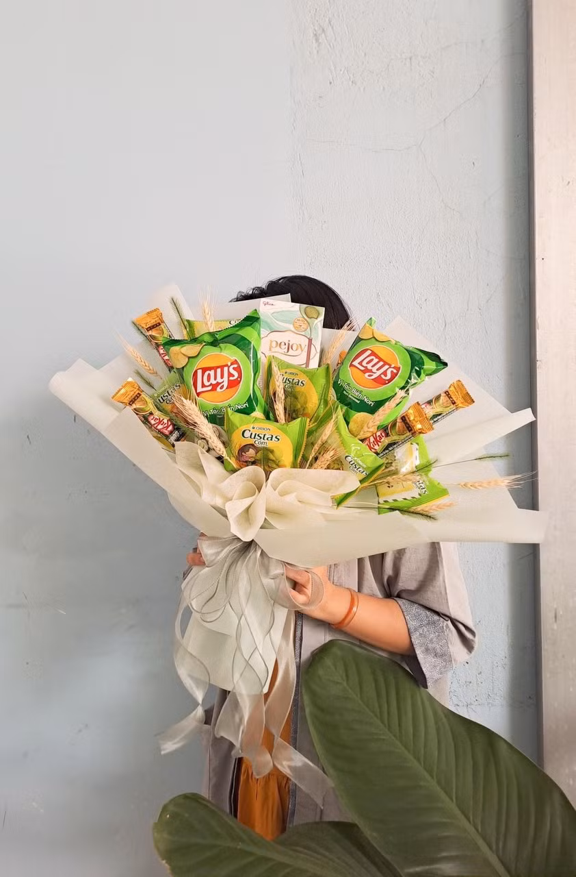 8/3 này, Hoài Hân đã đưa ra nhiều mẫu mới nhằm phục vụ nhu cầu đa dạng của khách hàng. 8/3 này, Hoài Hân đã đưa ra nhiều mẫu mới nhằm phục vụ nhu cầu đa dạng của khách hàng.