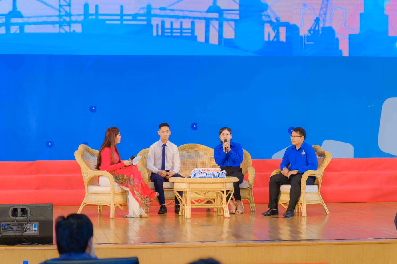 3 gương mặt “Người thợ trẻ giỏi” giao lưu tại chương trình. (Ảnh: Tỉnh Đoàn Bình Dương) 3 gương mặt “Người thợ trẻ giỏi” giao lưu tại chương trình. (Ảnh: Tỉnh Đoàn Bình Dương)