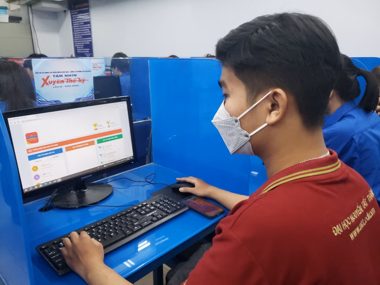 Thí sinh tham gia Hội thi Olympic các môn khoa học Mác - Lênin, Tư tưởng Hồ Chí Minh “Tầm nhìn xuyên thế kỷ” lần 12 - năm 2023.