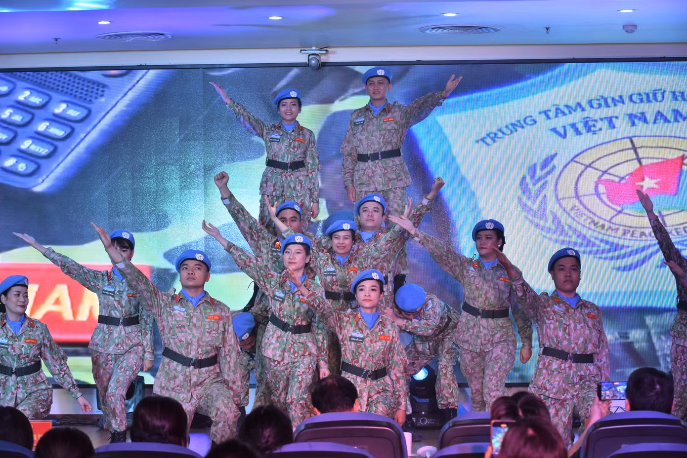Hội thi góp phần mang lại màu sắc mới cho công tác hội và phong trào phụ nữ của Bệnh viện Quân y 175. Hội thi góp phần mang lại màu sắc mới cho công tác hội và phong trào phụ nữ của Bệnh viện Quân y 175.