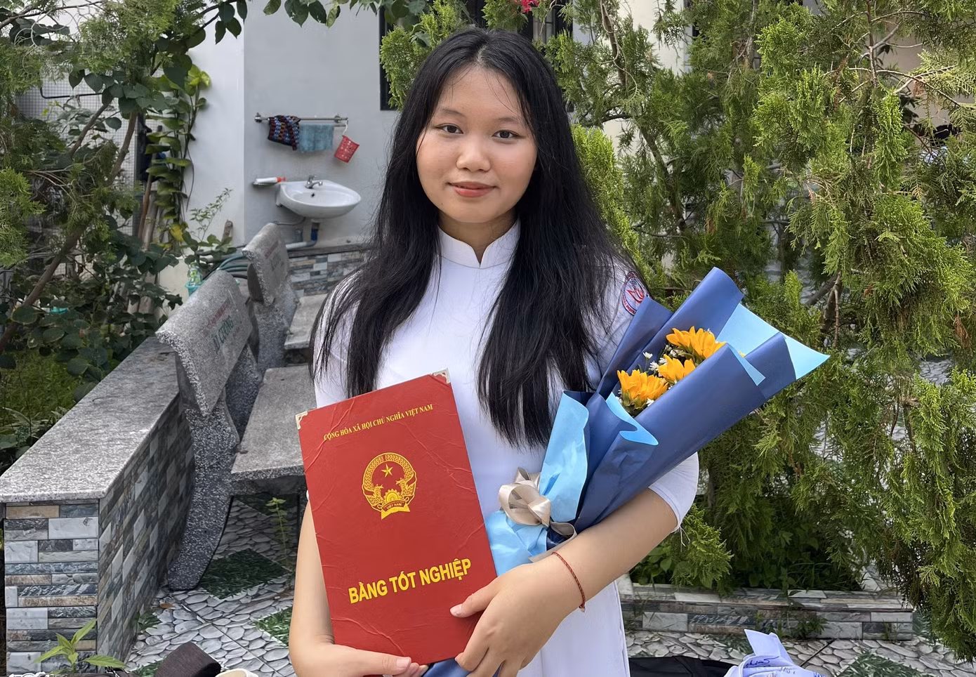 Nguyễn Thị Mai Huyền là thủ khoa tỉnh Quảng Nam trong Kỳ thi Tốt nghiệp THPT năm 2023. (Ảnh: NVCC)