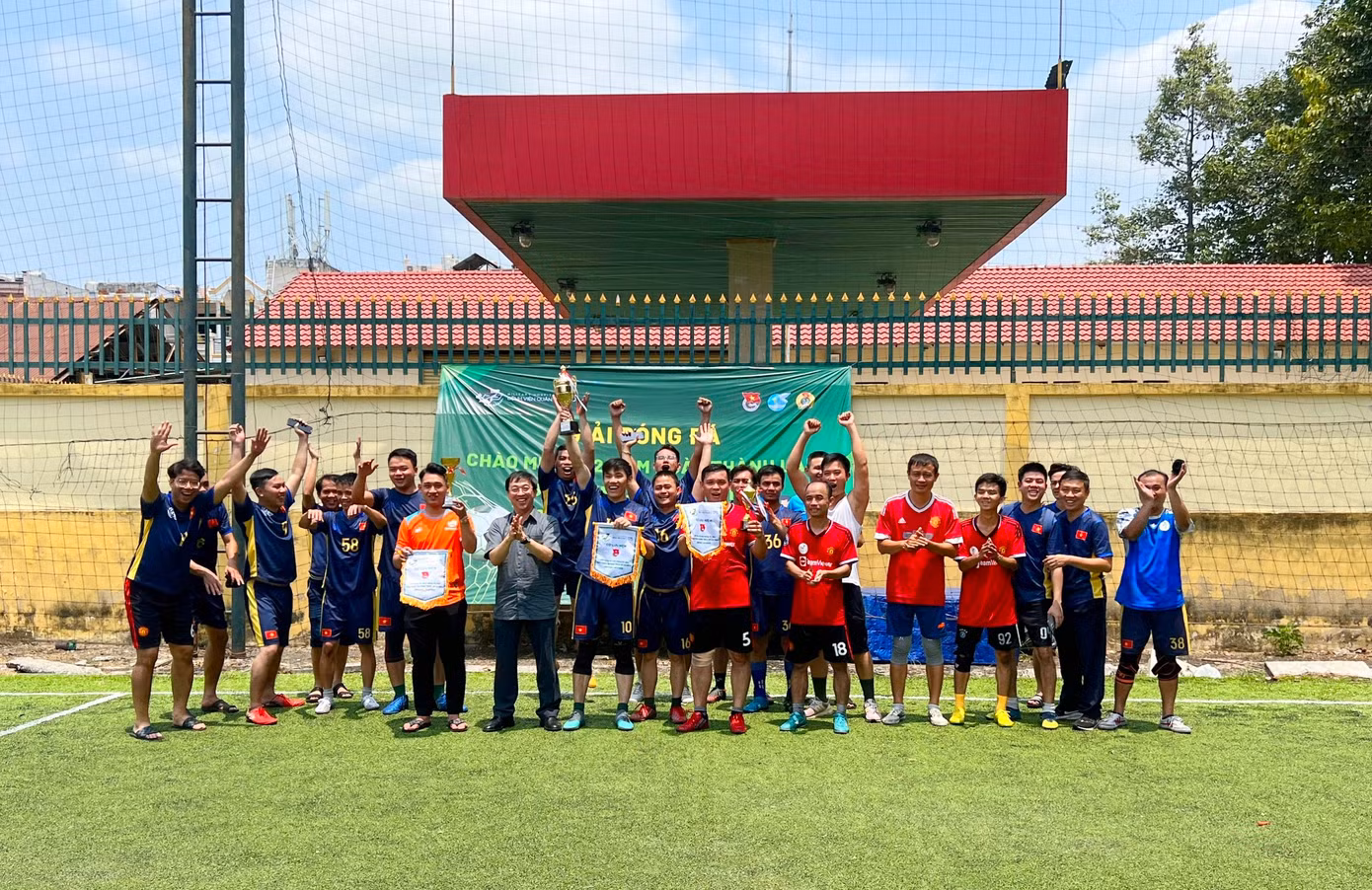 Giải đấu góp phần nâng cao tinh thần thể dục, thể thao của đoàn viên, thanh niên Bệnh viện Quân y 175. Giải đấu góp phần nâng cao tinh thần thể dục, thể thao của đoàn viên, thanh niên Bệnh viện Quân y 175.