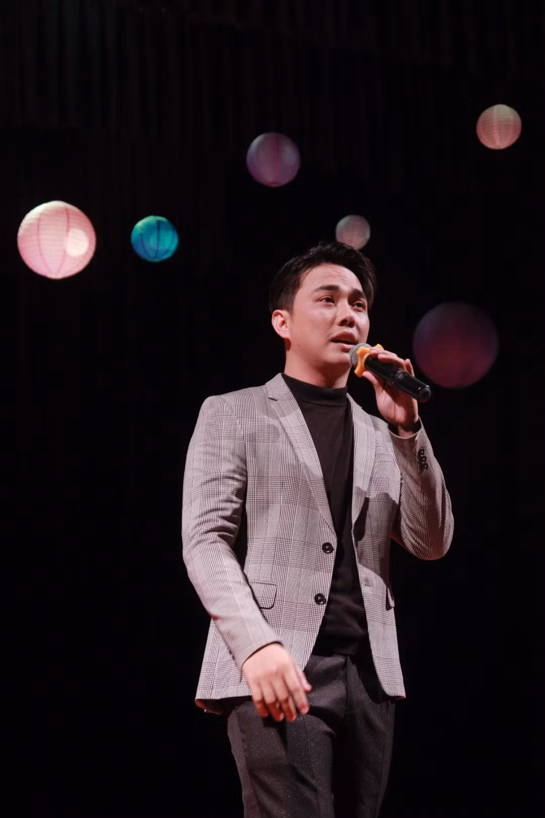 Nhiều nghệ sĩ đã góp mặt trong đêm nhạc gây quỹ "Say".
