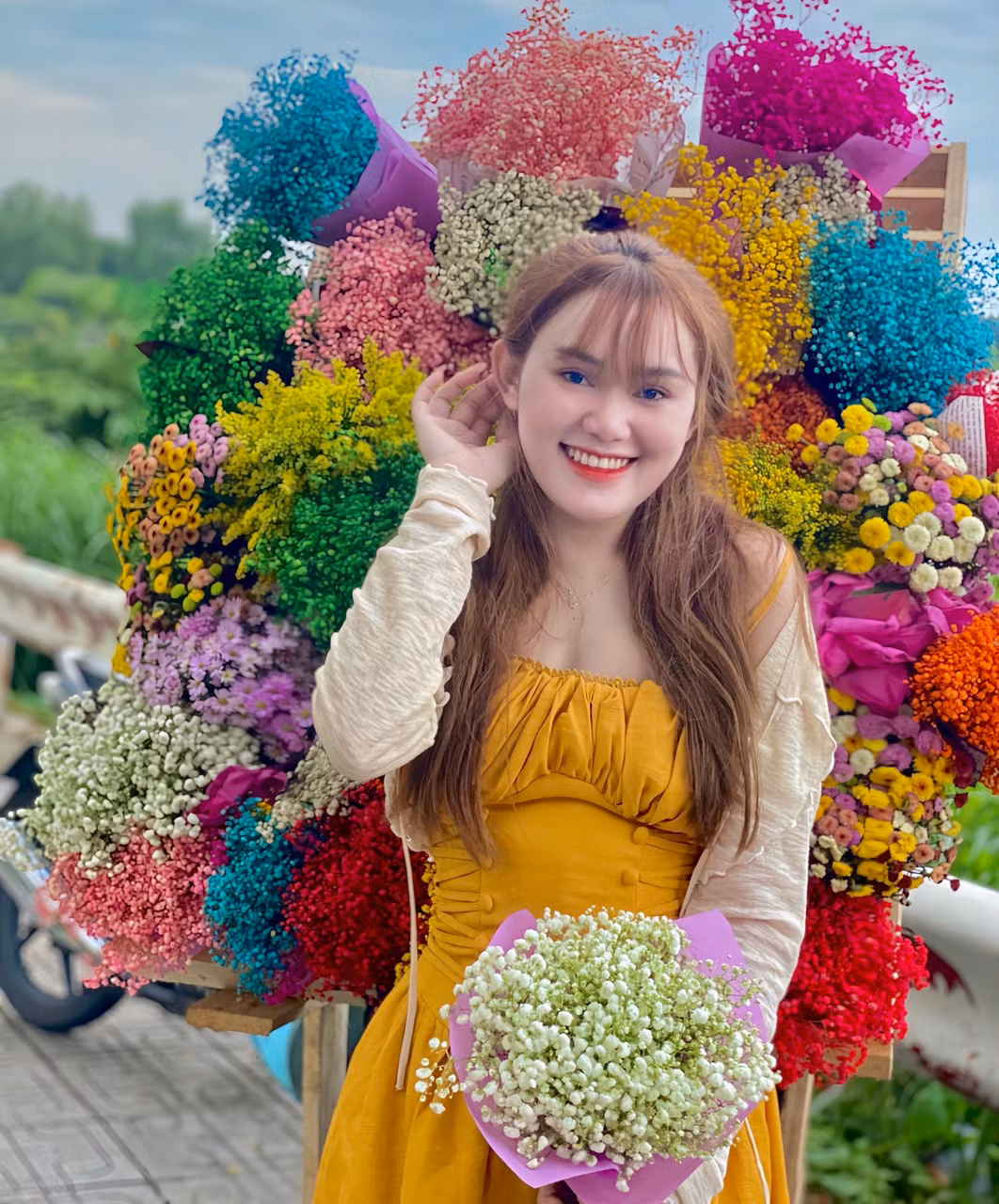 Ngoài Làng Đại học Thủ Đức, các xe hoa ở TP. HCM thường tập trung đông ở các khu vực trung tâm Q. 1 như Nhà thờ Đức Bà, Bưu điện Thành phố.