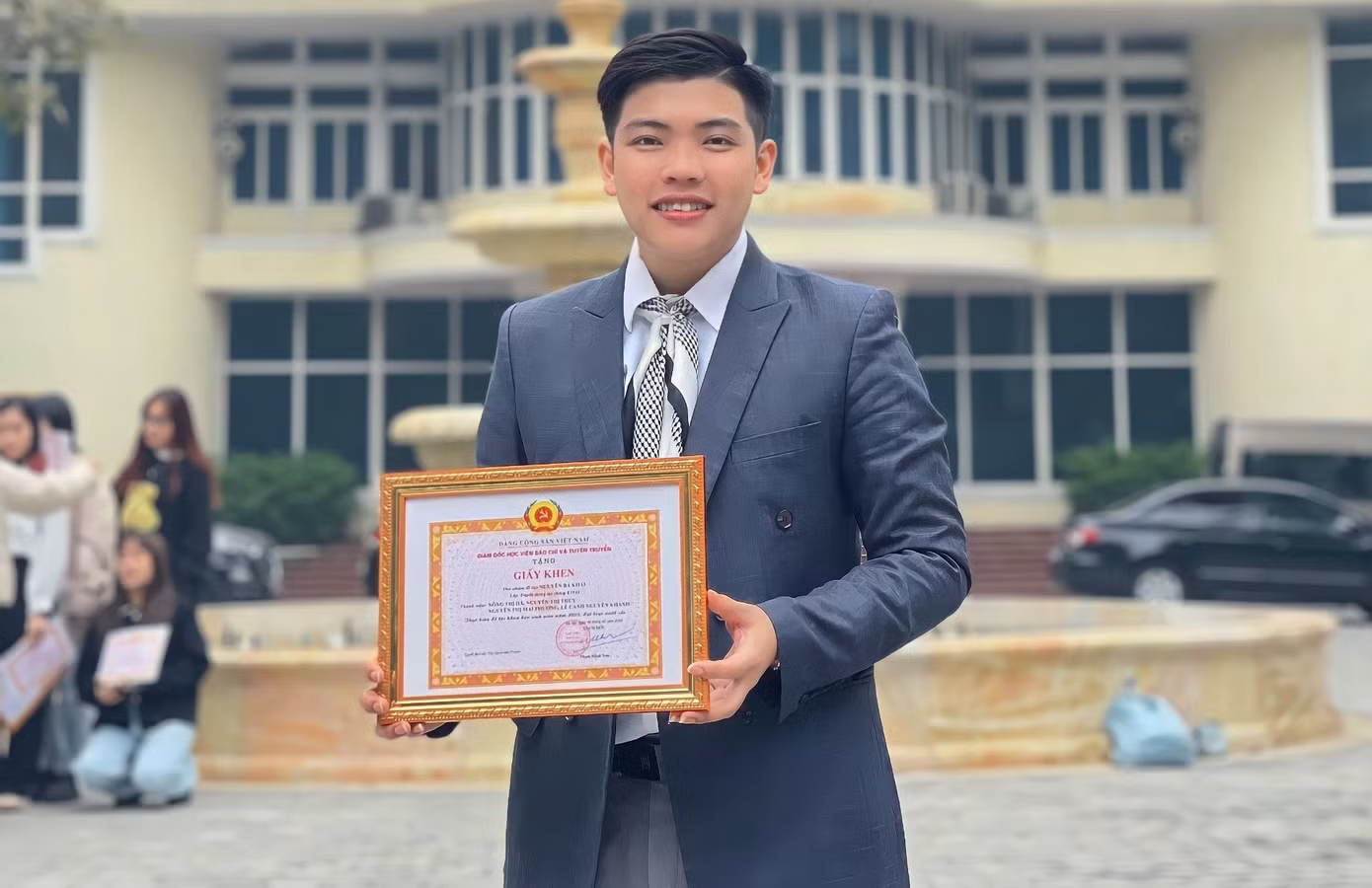 Đề tài nghiên cứu khoa học gần nhất của Bá Khải và các bạn đạt loại Xuất sắc. Đề tài nghiên cứu khoa học gần nhất của Bá Khải và các bạn đạt loại Xuất sắc.