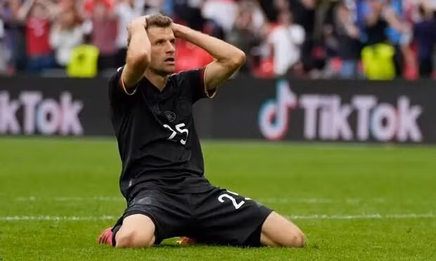 Đức có thể đã không thất bại nếu Thomas Muller tận dụng được cơ hội đối diện với khung thành tuyển Anh. Đức có thể đã không thất bại nếu Thomas Muller tận dụng được cơ hội đối diện với khung thành tuyển Anh.