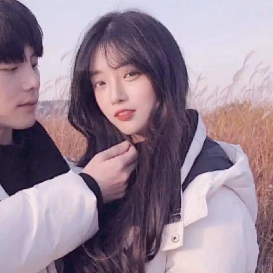 'Đi giữa biển người vô biên, chỉ cần liếc mắt là anh sẽ nhận ra bóng hình của em'