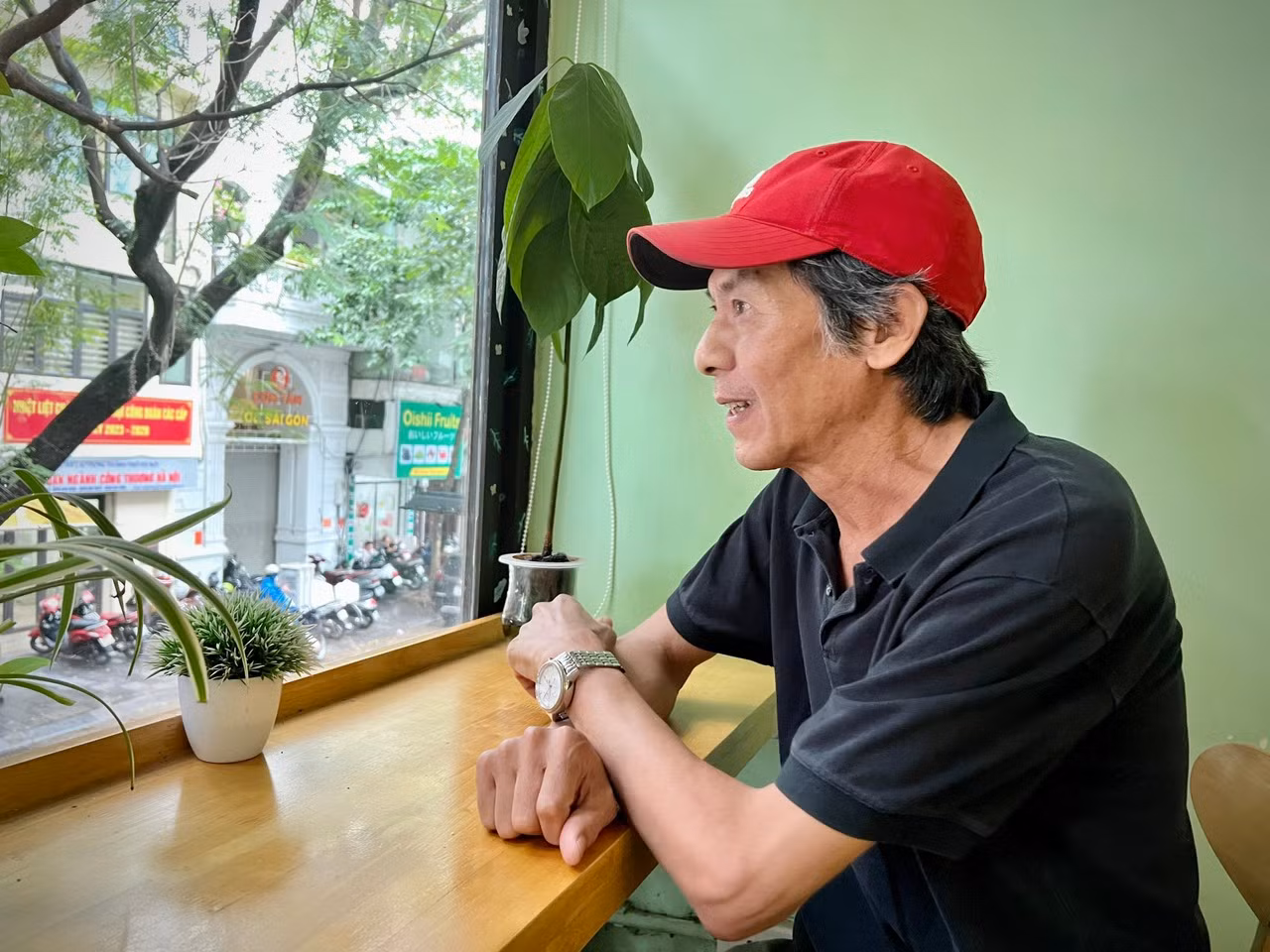 NSND Bùi Bài Bình từng là chủ quán cà phê. Ảnh: Ngọc Ánh. NSND Bùi Bài Bình từng là chủ quán cà phê. Ảnh: Ngọc Ánh.