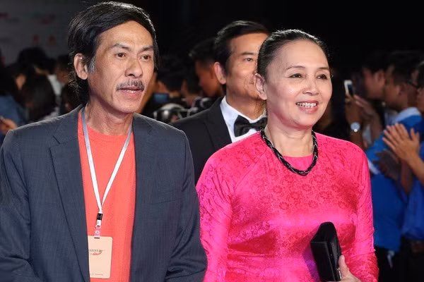 NSND Bùi Bài Bình và NSƯT Ngọc Thu. NSND Bùi Bài Bình và NSƯT Ngọc Thu.