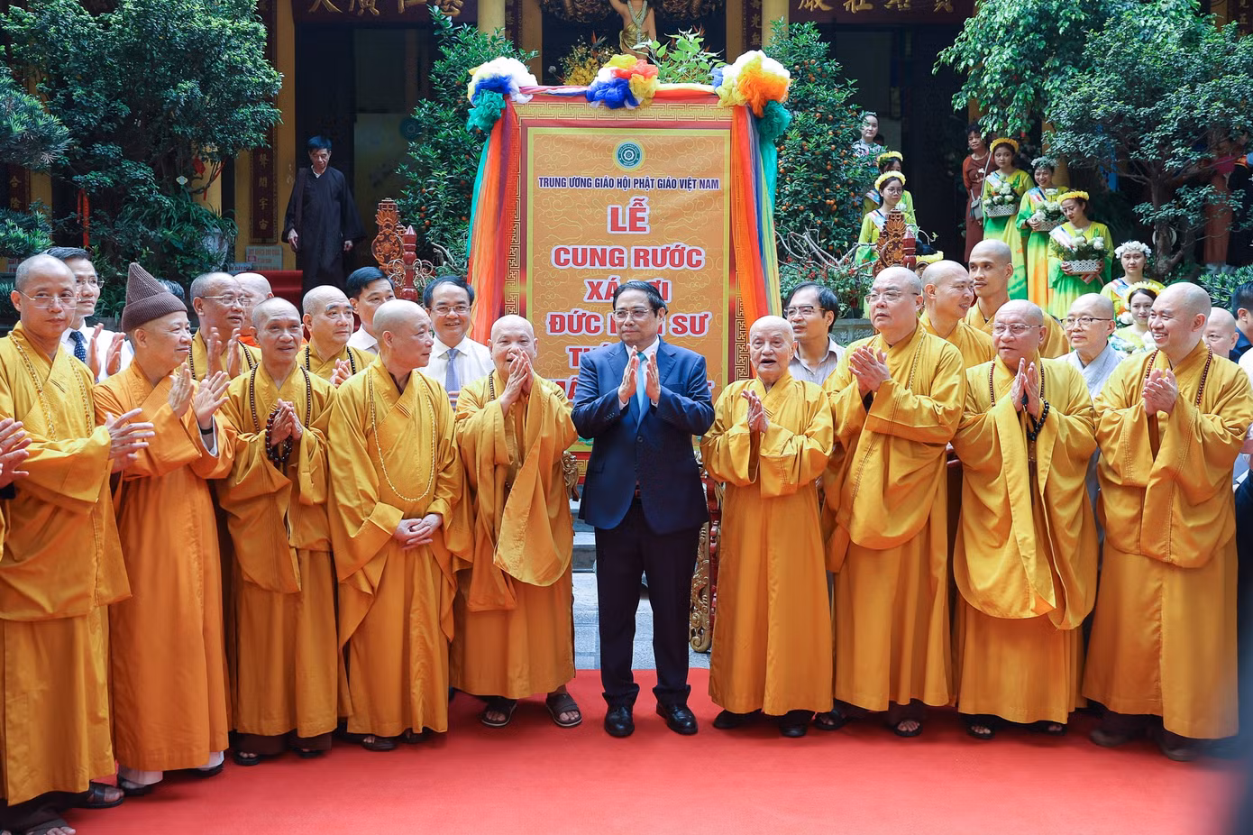 Thủ tướng ghi nhận, đánh giá cao và trân trọng những đóng góp to lớn của Giáo hội Phật giáo Việt Nam. Ảnh: Đoàn Bắc. Thủ tướng ghi nhận, đánh giá cao và trân trọng những đóng góp to lớn của Giáo hội Phật giáo Việt Nam. Ảnh: Đoàn Bắc.
