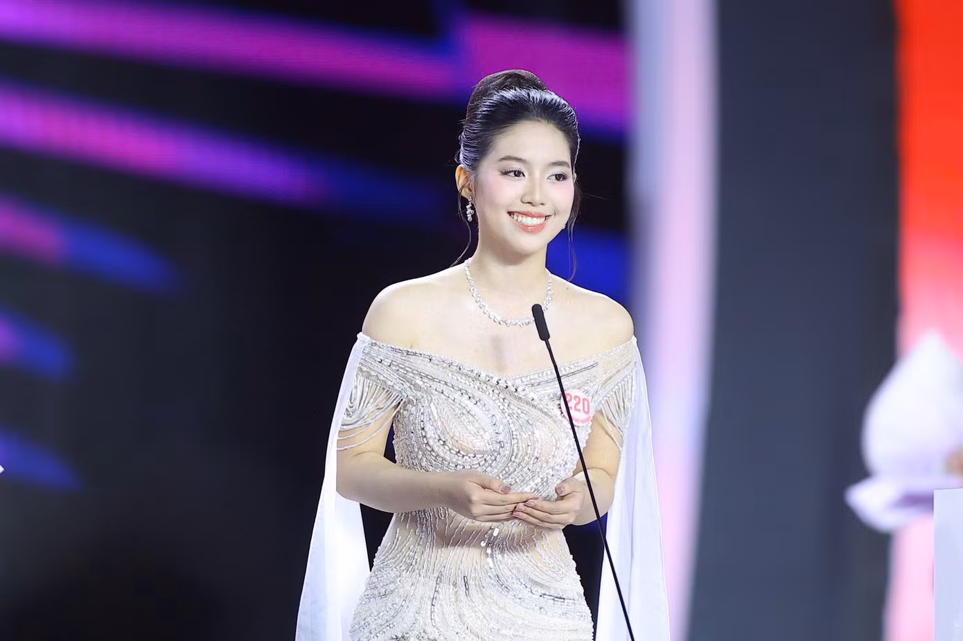 Thí sinh thể hiện bản lĩnh, trí tuệ trên sân khấu. Ảnh: Trọng Tài. Thí sinh thể hiện bản lĩnh, trí tuệ trên sân khấu. Ảnh: Trọng Tài.