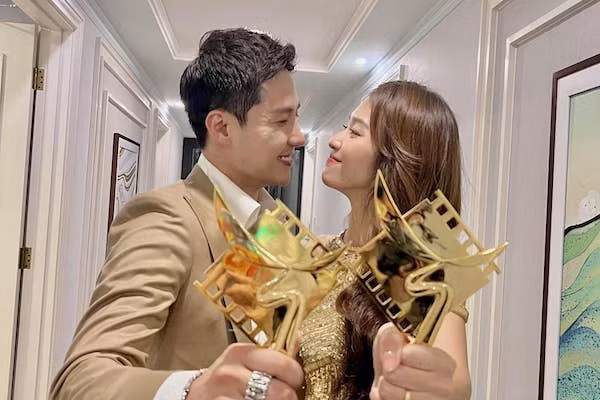 Thanh Sơn - Khả Ngân thắng giải Nam và Nữ diễn viên xuất sắc thể loại phim truyền hình tại Lễ trao giải Cánh diều 2021.