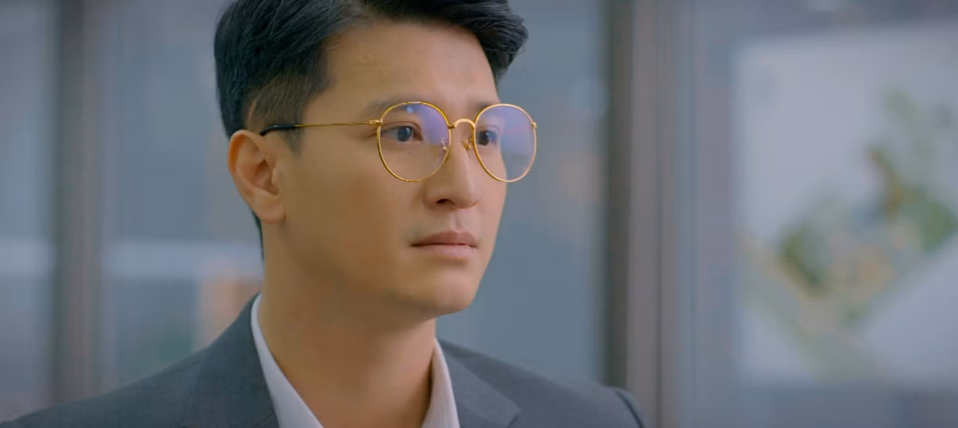 Diễn xuất của Huỳnh Anh kém thuyết phục.