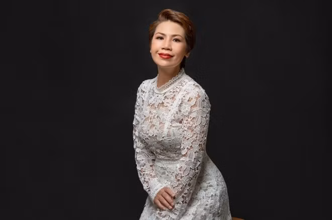 NSƯT Hồng Vy luôn lạc quan trước bạo bệnh. NSƯT Hồng Vy luôn lạc quan trước bạo bệnh.