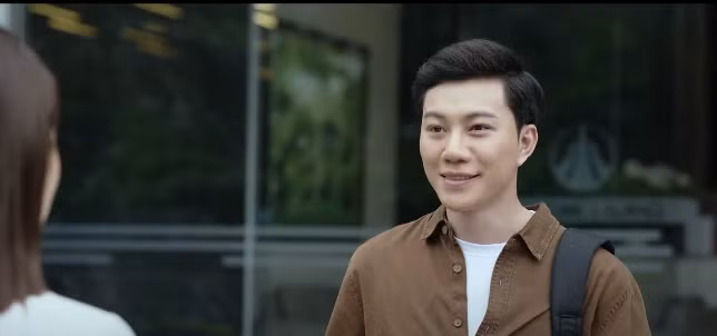 Phương và Mạnh có nhiều cơ hội thân thiết hơn. Ảnh: CMH.