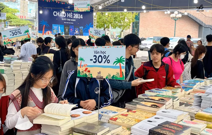 Hội sách chào hè của Nhã Nam vừa kết thúc hôm 14/4. Hội sách chào hè của Nhã Nam vừa kết thúc hôm 14/4.