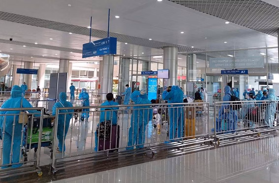 Các thai phụ về đến Sân bay Liên Khương Các thai phụ về đến Sân bay Liên Khương