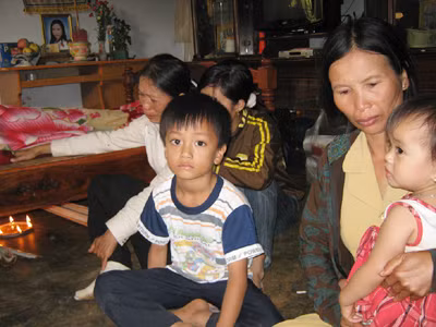 Chỉ trong vài tháng, 2 con anh Hậu chị Phúc mất cả bố lẫn mẹ