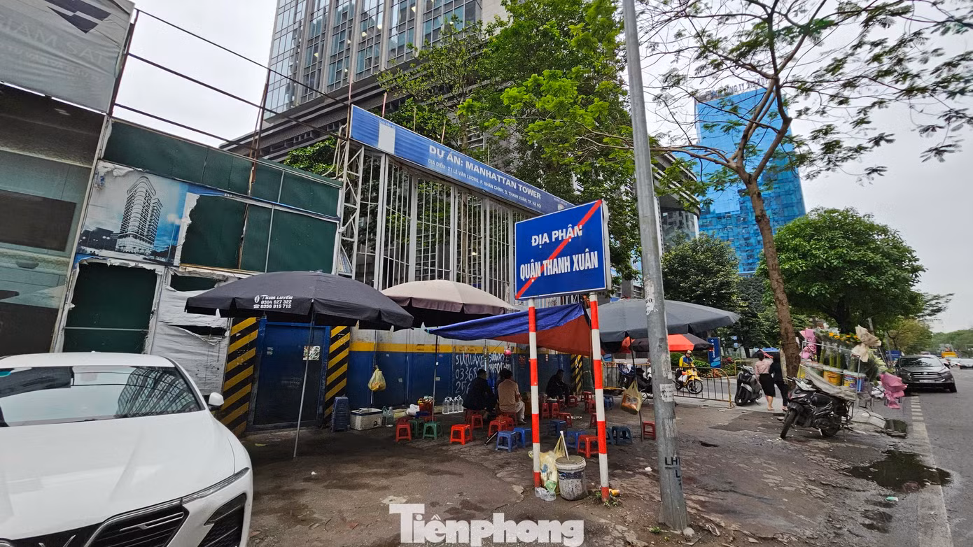 Trước đó, LMH cho biết dự án này đang tạm dừng thi công bởi nhiều lý do, như để phục vụ công tác điều tra theo thư nặc danh tố cáo năm 2010,2011; điều chỉnh thiết kế tầng hầm và việc chuyển mục đích đất quốc phòng sang đất dân dụng để thực hiện dự án.