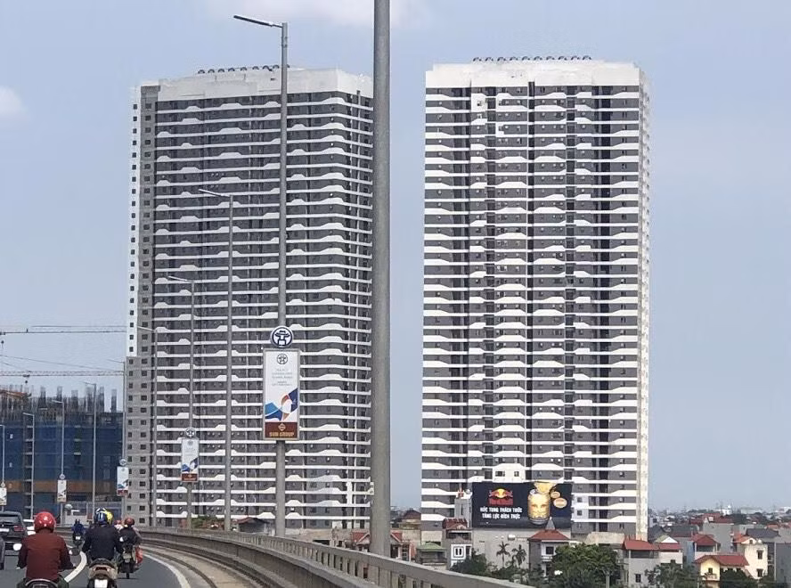 Thời điểm thanh tra, chủ đầu tư chung cư Intracom Riverside Vĩnh Ngọc (Đông Anh, Hà Nội) chưa đóng 2% giá trị phần diện tích giữ lại vào tài khoản ngân hàng với số tiền 2,8 tỷ đồng. Được biết, chung cư Intracom Riverside Vĩnh Ngọc có quy mô 39 tầng gồm 2 tòa tháp. Thời điểm thanh tra, chủ đầu tư chung cư Intracom Riverside Vĩnh Ngọc (Đông Anh, Hà Nội) chưa đóng 2% giá trị phần diện tích giữ lại vào tài khoản ngân hàng với số tiền 2,8 tỷ đồng. Được biết, chung cư Intracom Riverside Vĩnh Ngọc có quy mô 39 tầng gồm 2 tòa tháp.