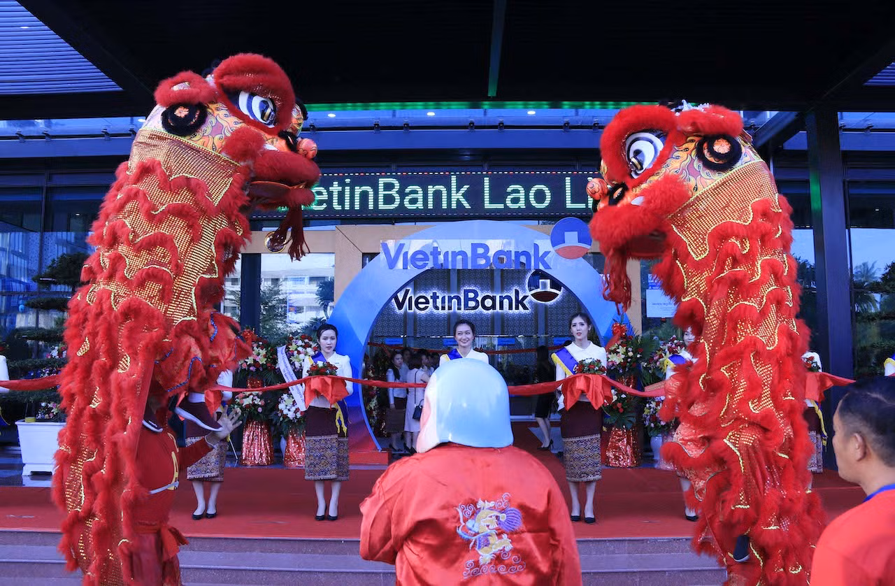 VietinBank Lào là Ngân hàng chủ lực, cầu nối thương mại đầu tư hai nước Việt-Lào ảnh 5