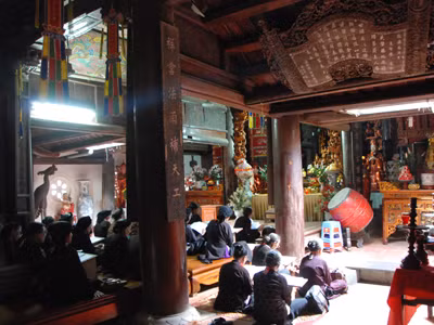 Kinh kệ gian tam bảo. Ảnh: Xuân Ba