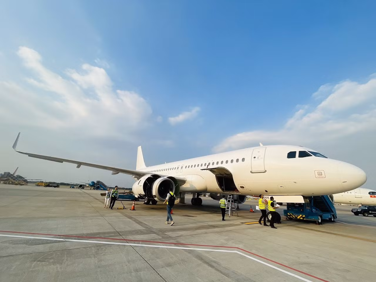 Các hãng hàng không ráo riết bổ sung thêm nhiều chuyến bay tăng cường trong thời gian qua. Các hãng hàng không ráo riết bổ sung thêm nhiều chuyến bay tăng cường trong thời gian qua.