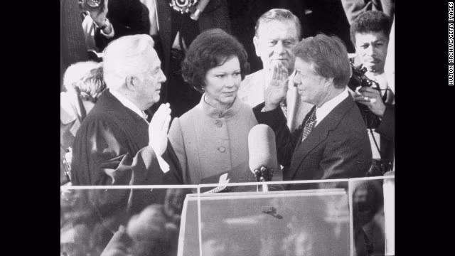 Cựu tổng thống Jimmy Carter (phải) trong lễ nhậm chức ngày 20-1-1977. Cựu tổng thống Jimmy Carter (phải) trong lễ nhậm chức ngày 20 1 1977