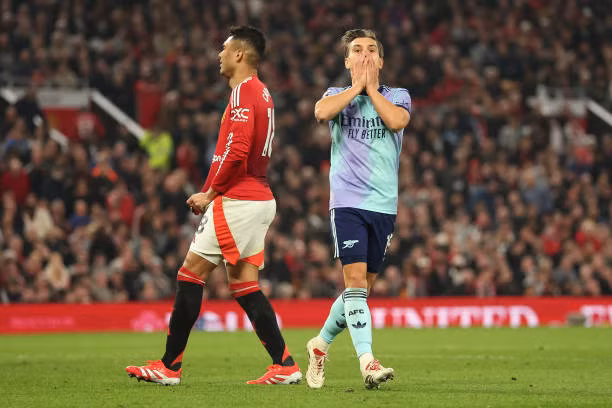 MU rơi điểm trước Arsenal ảnh 41