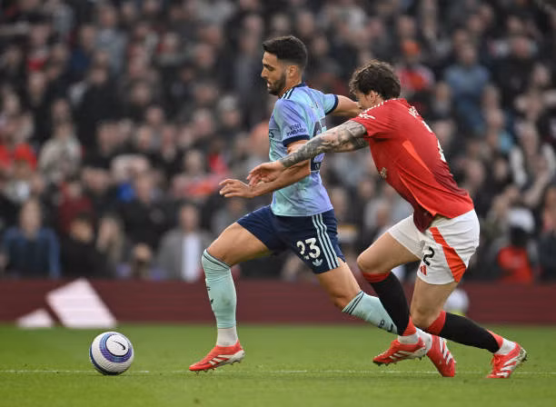 MU rơi điểm trước Arsenal ảnh 18