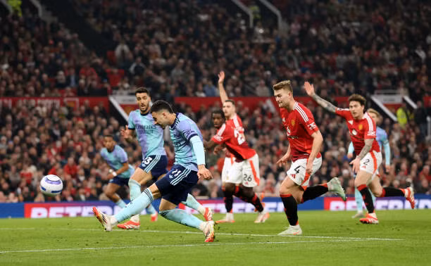 MU rơi điểm trước Arsenal ảnh 42