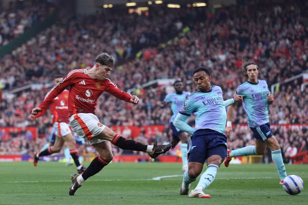 MU rơi điểm trước Arsenal ảnh 8