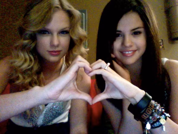Selena và Taylor Swift là đôi bạn rất thân thiết