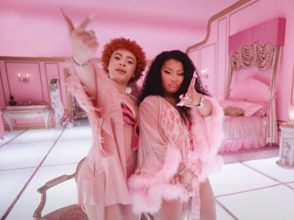 Ice Spice với đàn chị Nicki Minaj trong MV Princess Diana.