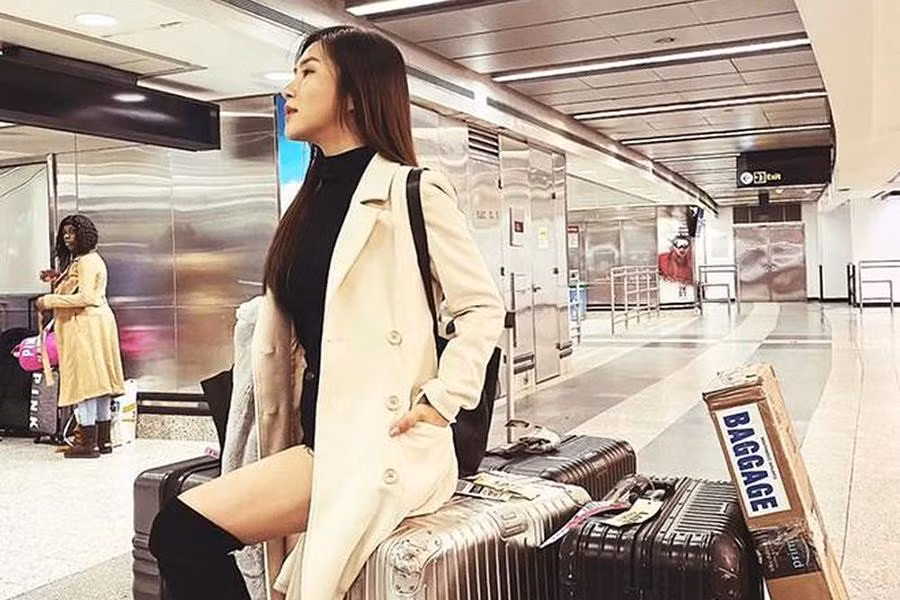 Hương Tràm từng bộc bạch rằng du học là ước mơ từ lâu mà cô không thực hiện được do điều kiện gia đình chưa cho phép.