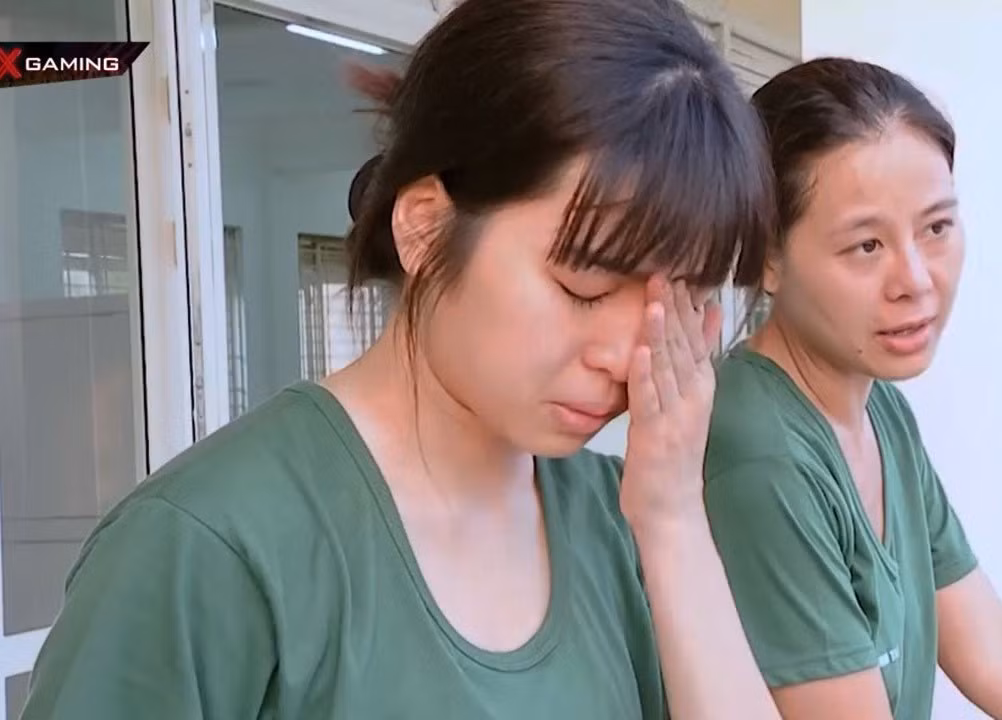 Khánh Vân từng nhận không ít "gạch đá" từ cộng đồng mạng bởi loạt khoảnh khắc "công chúa". Khánh Vân từng nhận không ít "gạch đá" từ cộng đồng mạng bởi loạt khoảnh khắc "công chúa".