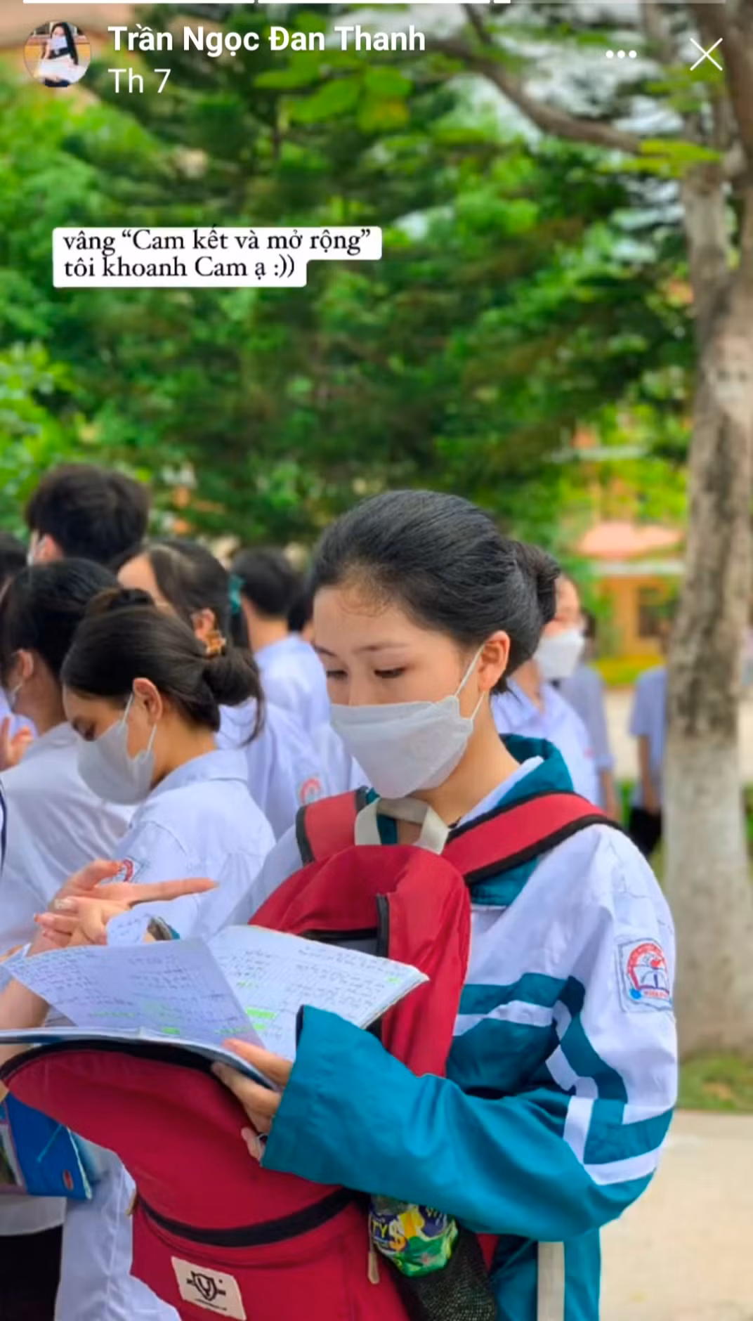 Một số hình ảnh khác của nữ sinh Nam Định - thủ khoa môn Ngữ Văn năm nay. Ảnh: FBNV Một số hình ảnh khác của nữ sinh Nam Định - thủ khoa môn Ngữ Văn năm nay. Ảnh: FBNV