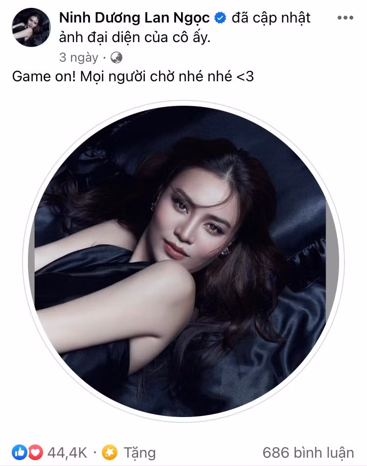Nữ diễn viên đổi "giao diện" tóc đen cùng dòng trạng thái hứa hẹn một sự kiện sắp tới.