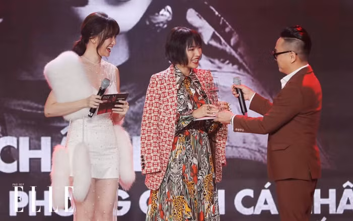 Hari Won từng đọc tên Châu Bùi thành từ nhạy cảm trên sóng truyền hình trực tiếp. Hari Won từng đọc tên Châu Bùi thành từ nhạy cảm trên sóng truyền hình trực tiếp.